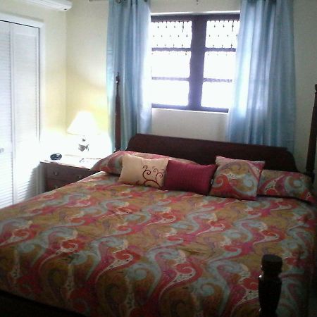 Appartamento Gillys Dream Nassau Esterno foto