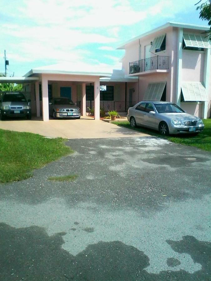 Appartamento Gillys Dream Nassau Esterno foto